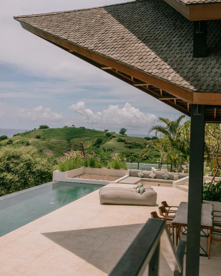 Villa Luxury Ocean View With Private Cook And Free Gym Membership Kuta (Lombok)