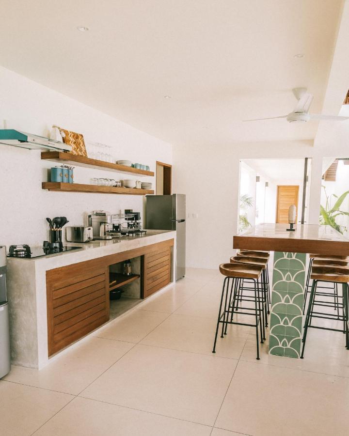 Luxury Ocean View With Private Cook And Free Gym Membership Villa Kuta (Lombok)