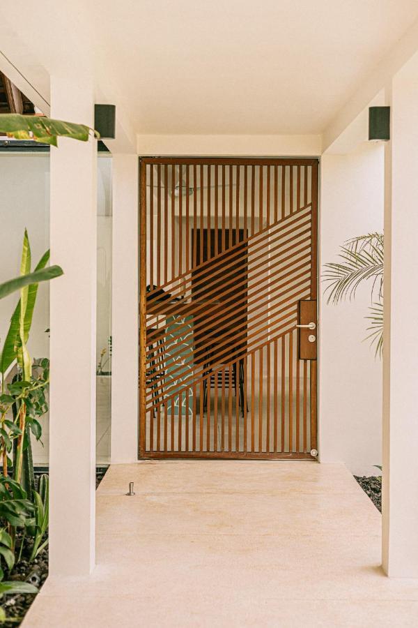 Luxury Ocean View With Private Cook And Free Gym Membership Villa Kuta (Lombok)