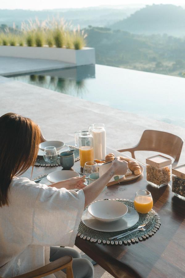 Villa Luxury Ocean View With Private Cook And Free Gym Membership Kuta (Lombok)