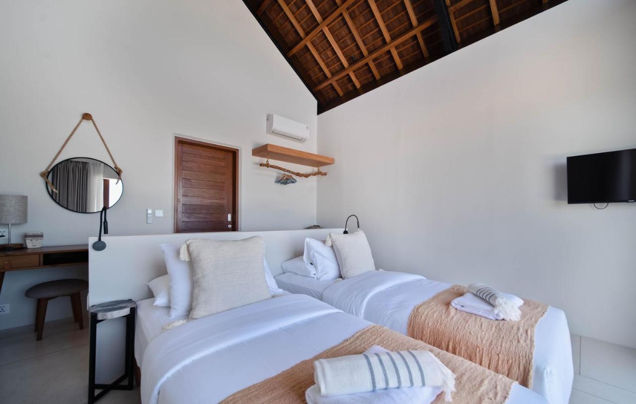 Luxury Ocean View With Private Cook And Free Gym Membership Villa *