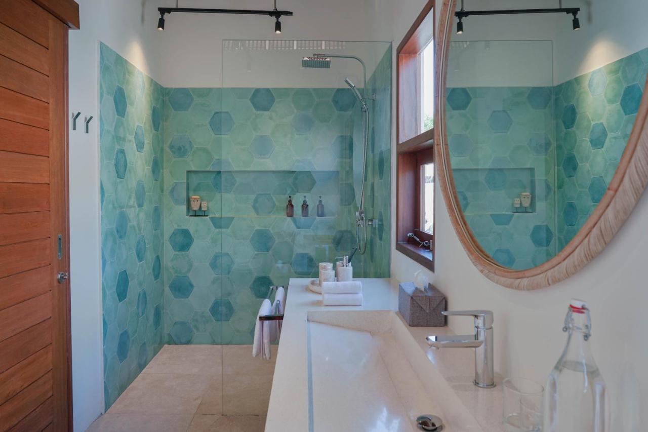 Luxury Ocean View With Private Cook And Free Gym Membership Villa Kuta (Lombok)