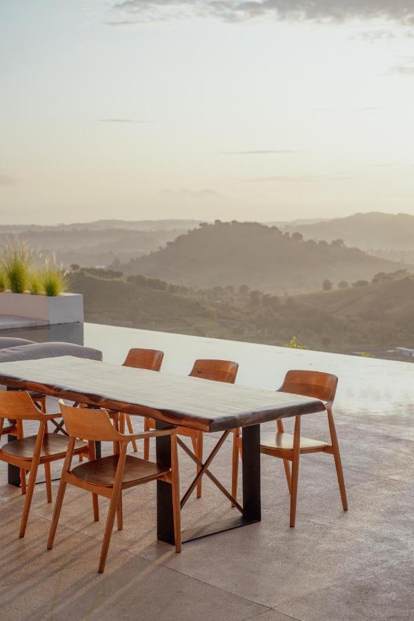 Luxury Ocean View With Private Cook And Free Gym Membership Villa *