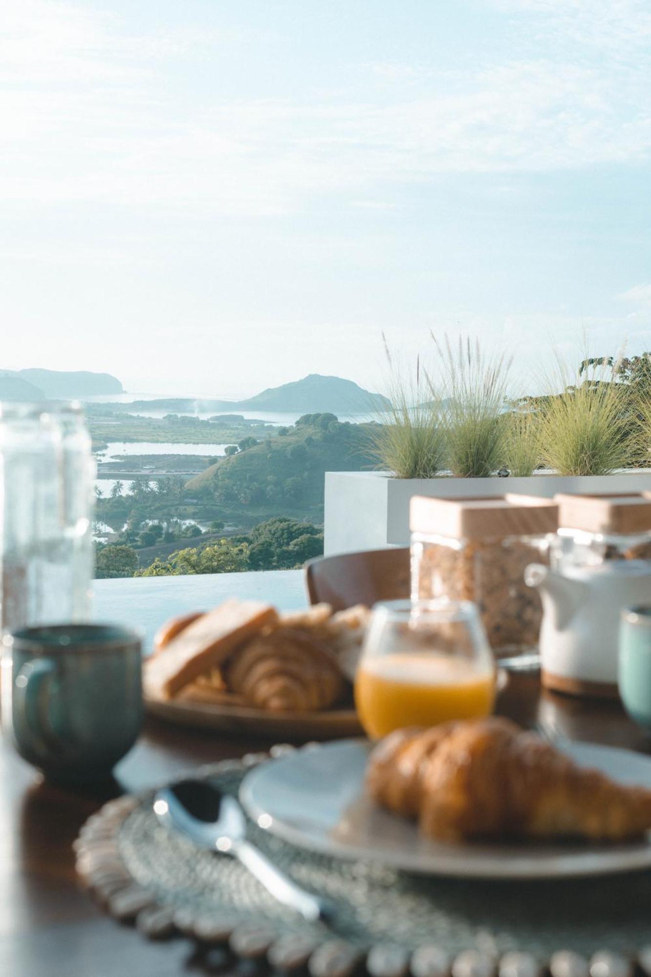 Luxury Ocean View With Private Cook And Free Gym Membership Villa